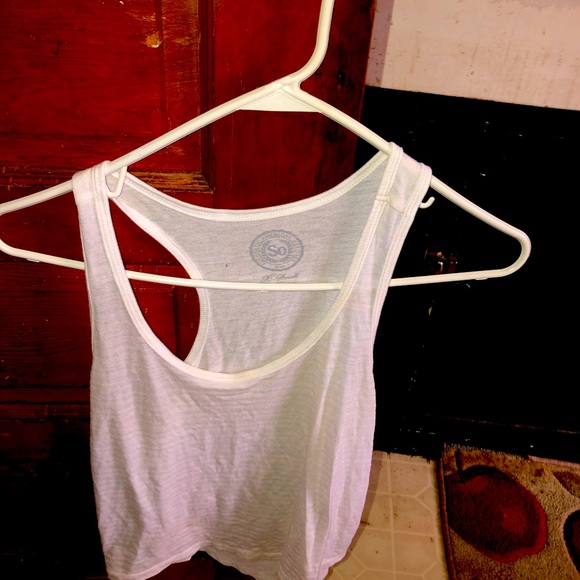 white tanktop - Picture 1 of 1